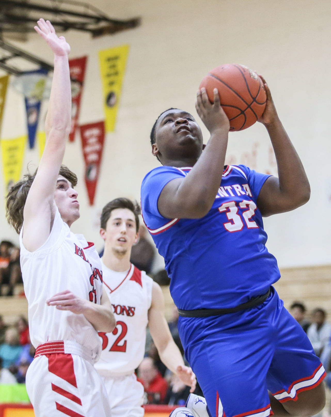 021120-qc-spt-cent-west-hoops-01.JPG